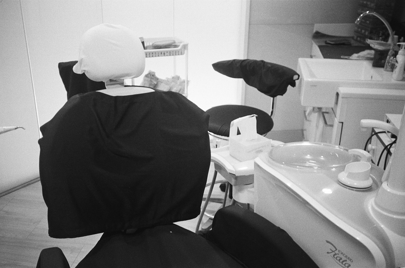 Illustrative healthcare equipment in a treatment room, not a client facility